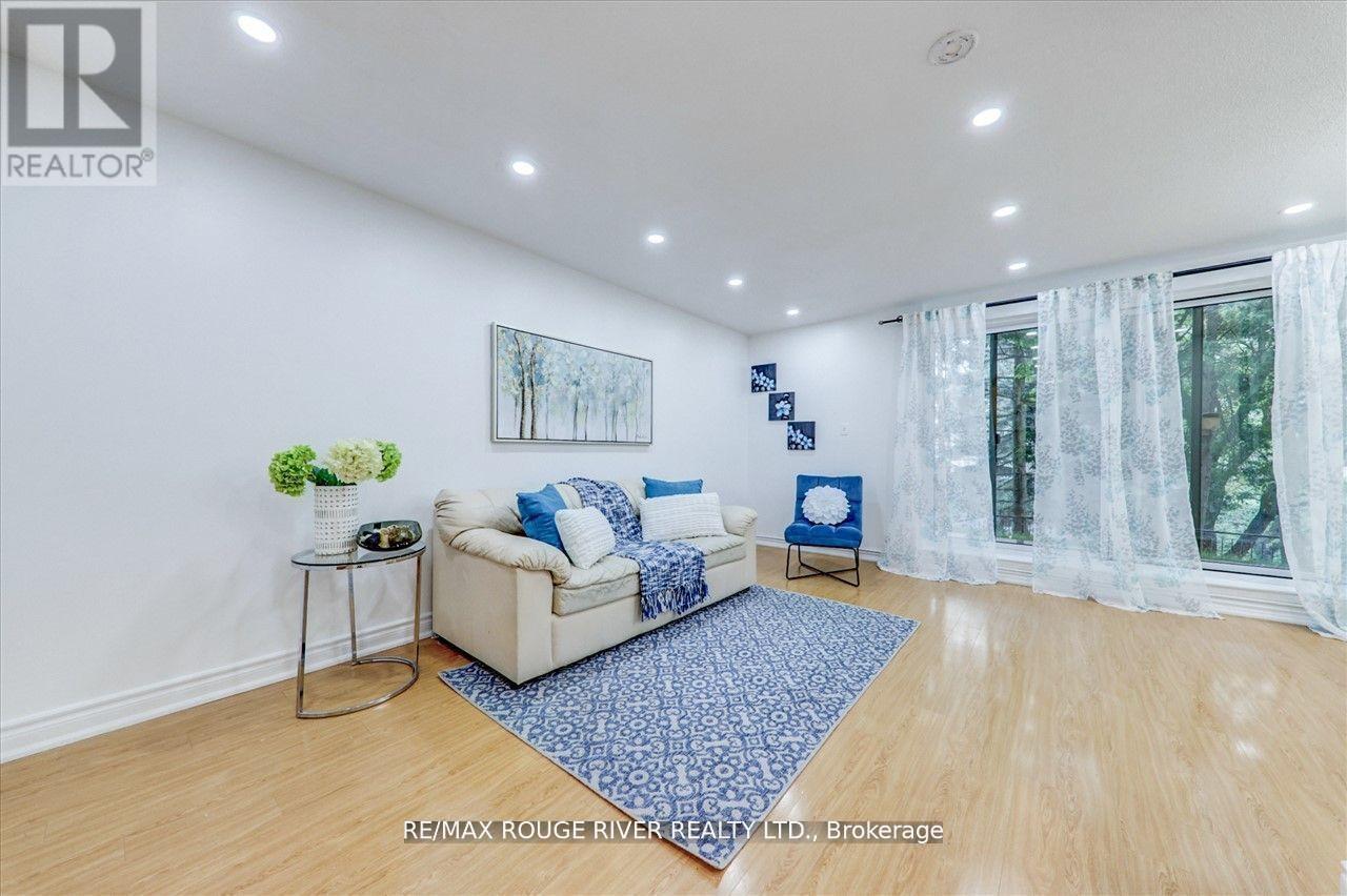 21 - 25 Pebble Byway, Toronto, Ontario  M2H 3J6 - Photo 7 - C12131003