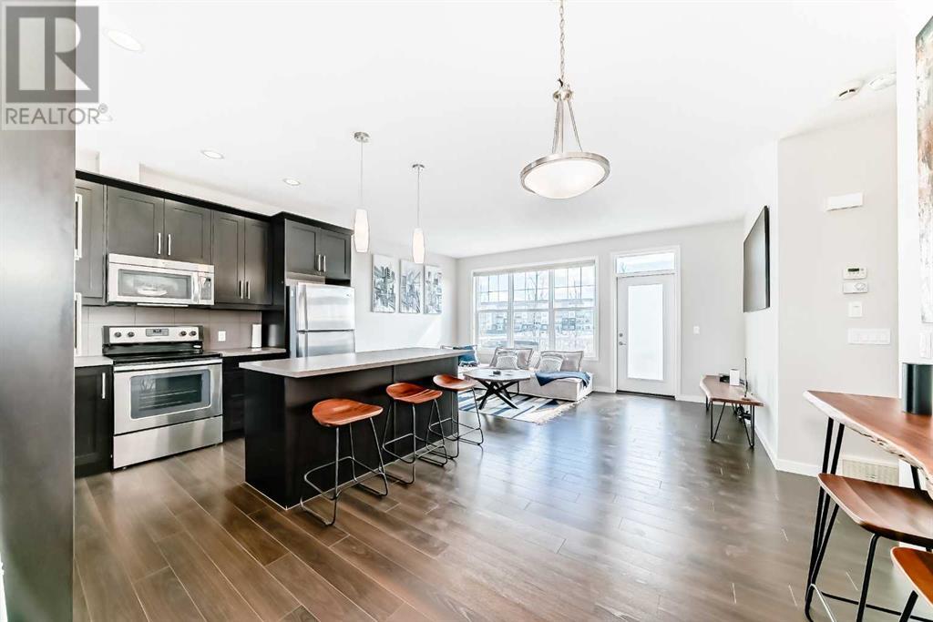 Property at 124 Nolan Hill Heights NW image 3