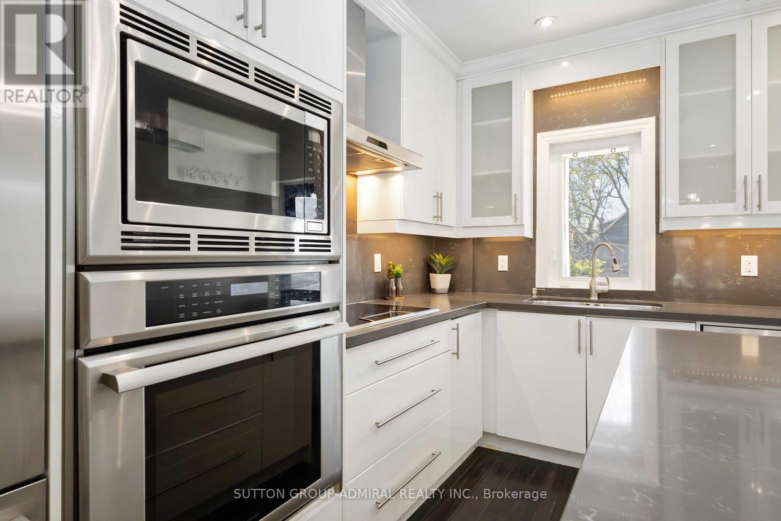 235 Bain Avenue, Toronto, Ontario  M4K 1G2 - Photo 12 - E12130831