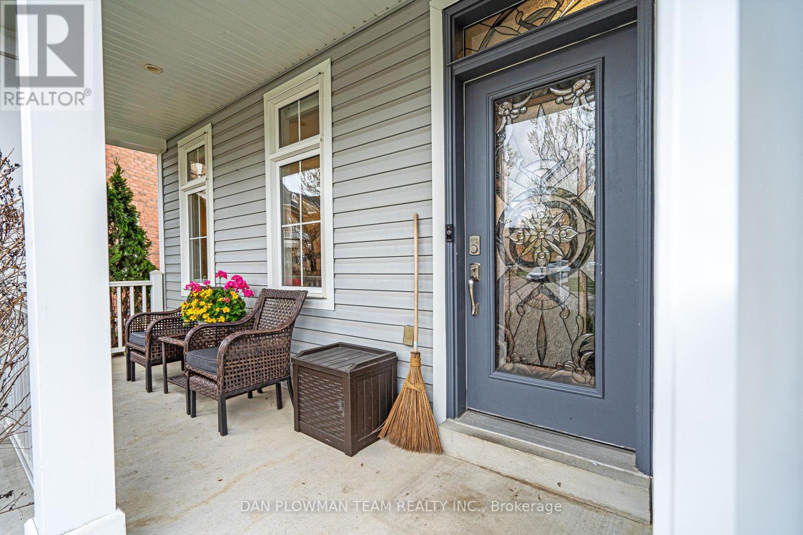 Property at 25 STRANDMORE CIRCLE image 4