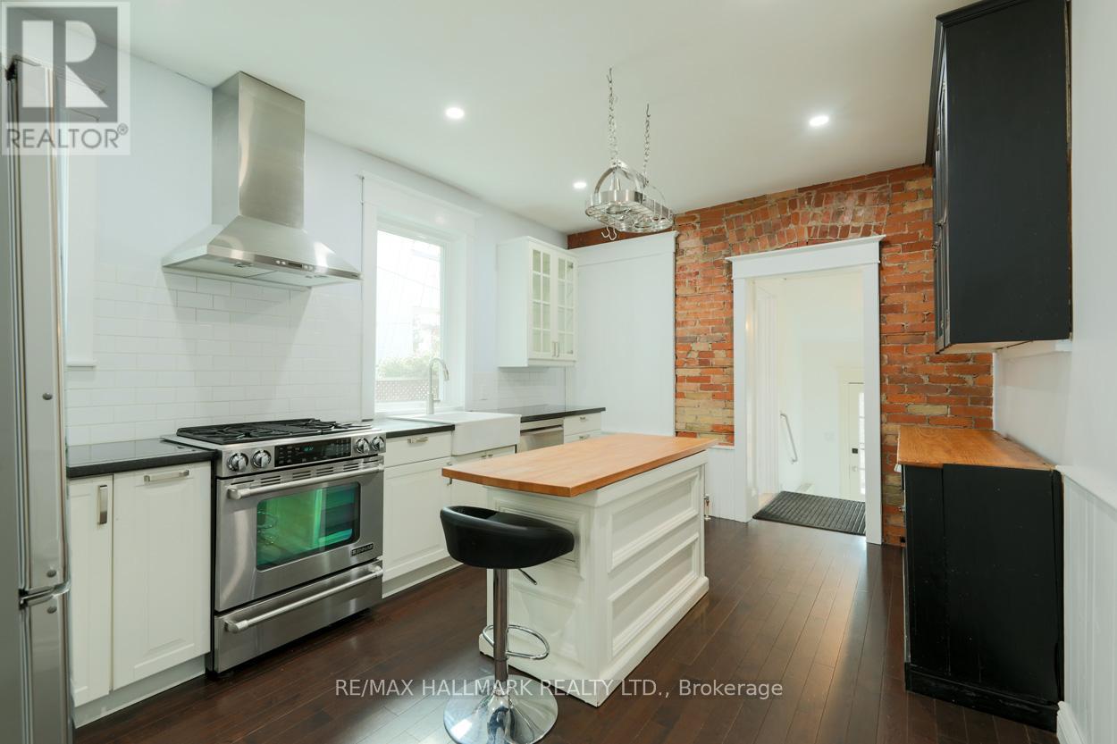 95 Victor Avenue, Toronto, Ontario  M4K 1A7 - Photo 14 - E12130919