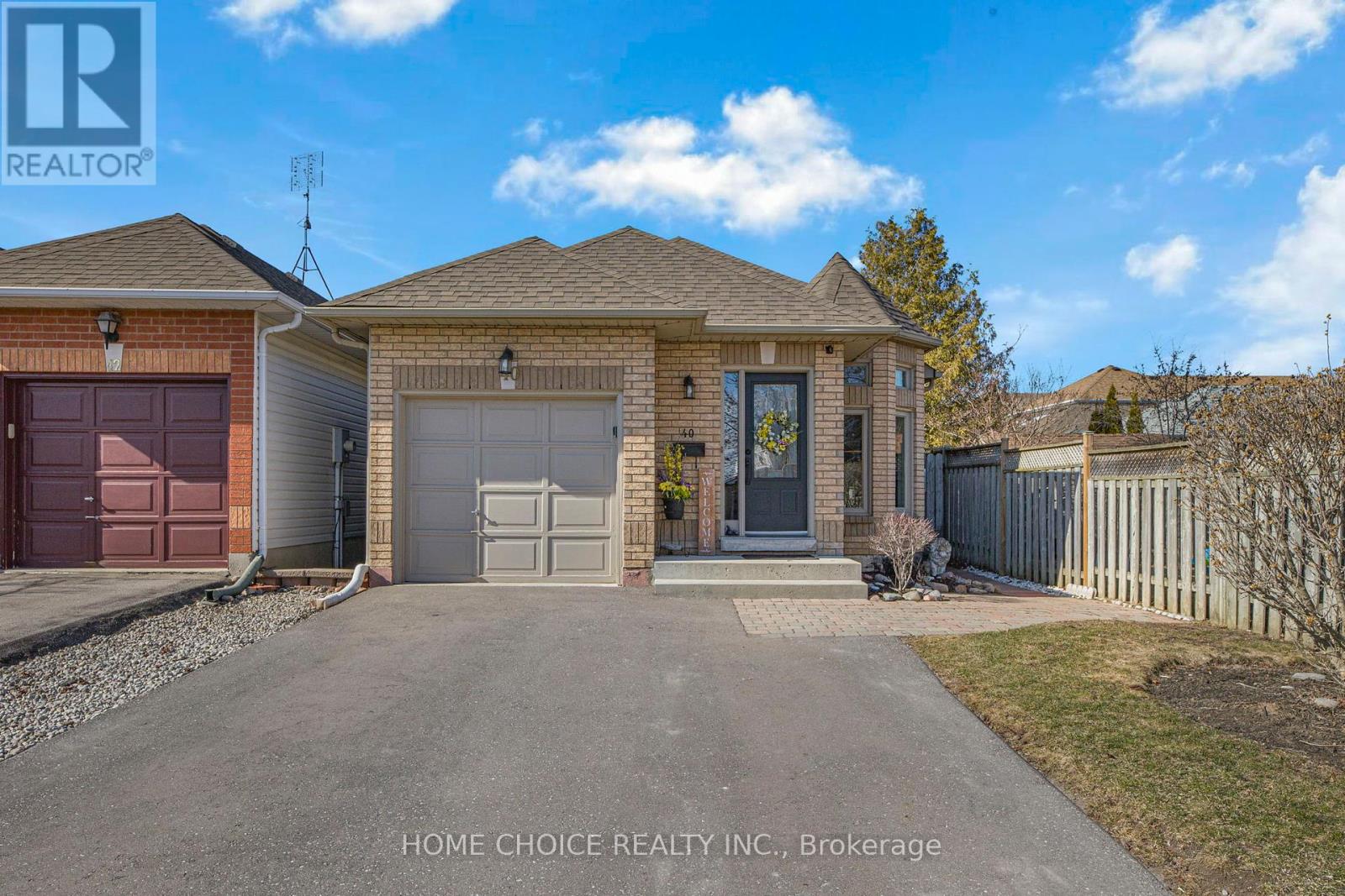 Property at 40 MEADOWVIEW BOULEVARD image 2