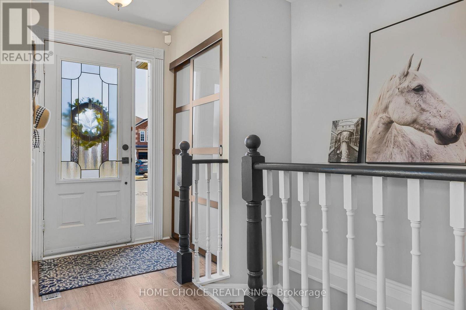 Property at 40 MEADOWVIEW BOULEVARD image 4