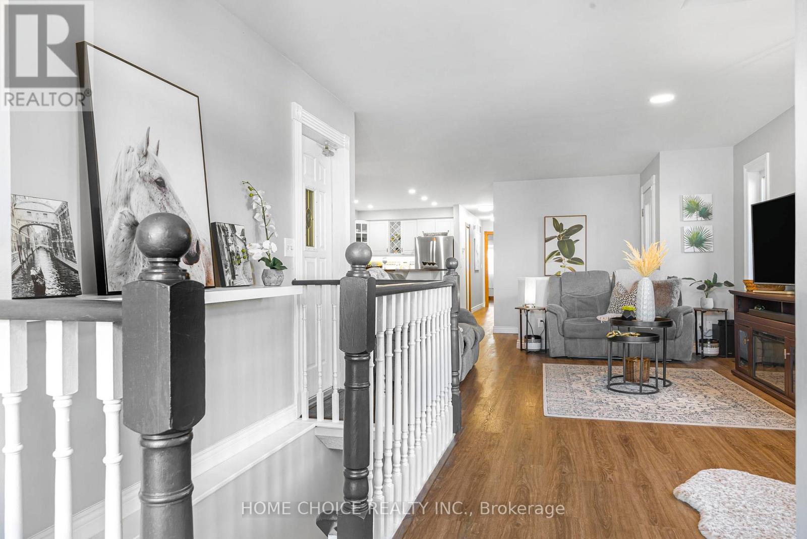 Property at 40 MEADOWVIEW BOULEVARD image 5