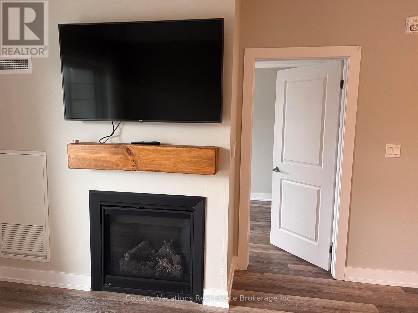 314 - 25 Pen Lake Point Road, Huntsville, Ontario  P1H 1A9 - Photo 7 - X12114585