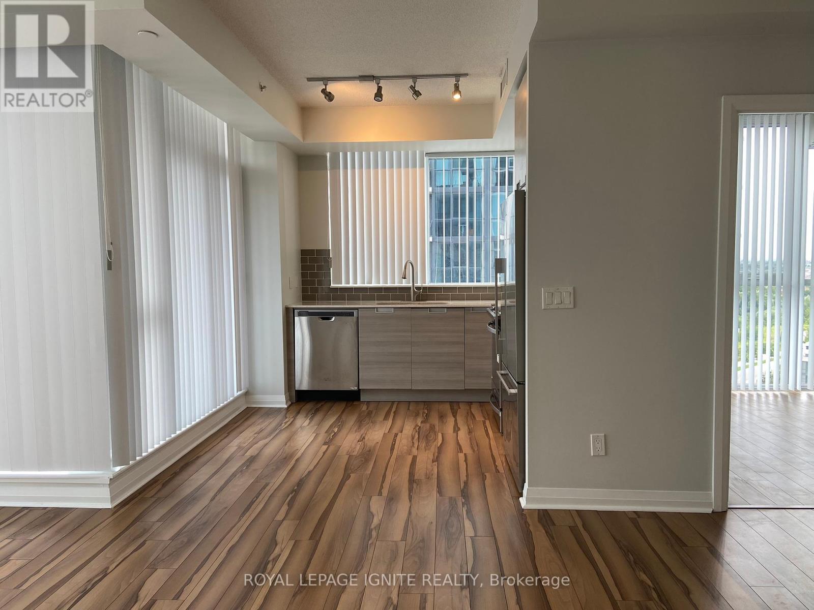 909 - 55 Eglinton Avenue W, Mississauga, Ontario  L5R 0E4 - Photo 12 - W12130741