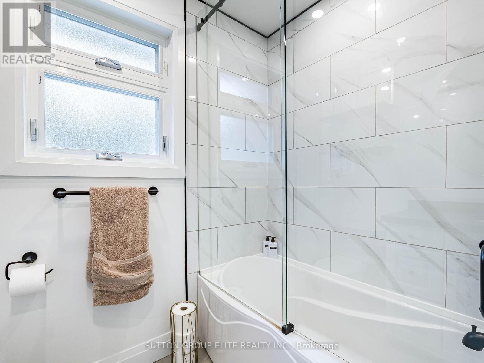 19 Joycelyn Crescent, Halton Hills, Ontario  L7G 2S5 - Photo 25 - W12130751