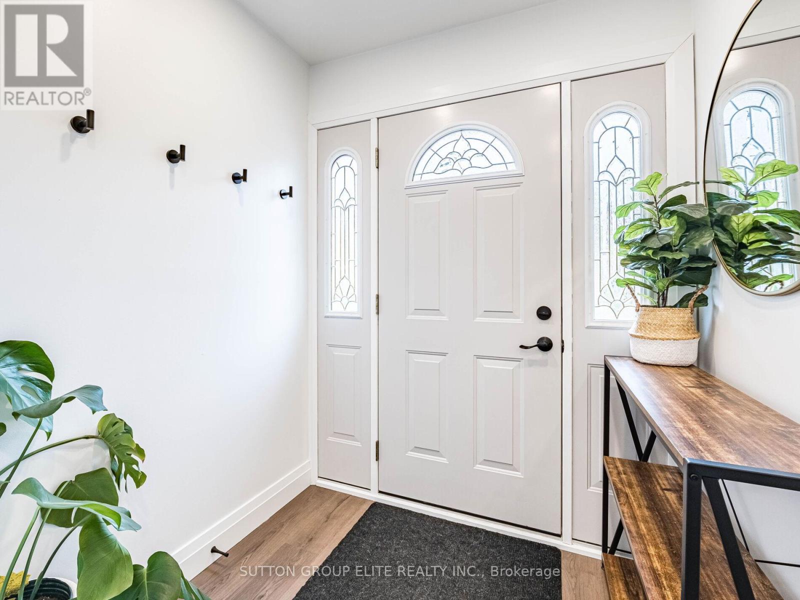 19 Joycelyn Crescent, Halton Hills, Ontario  L7G 2S5 - Photo 4 - W12130751