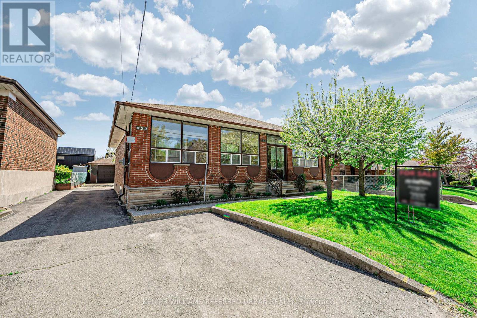 245 FALSTAFF AVENUE, Toronto, Ontario