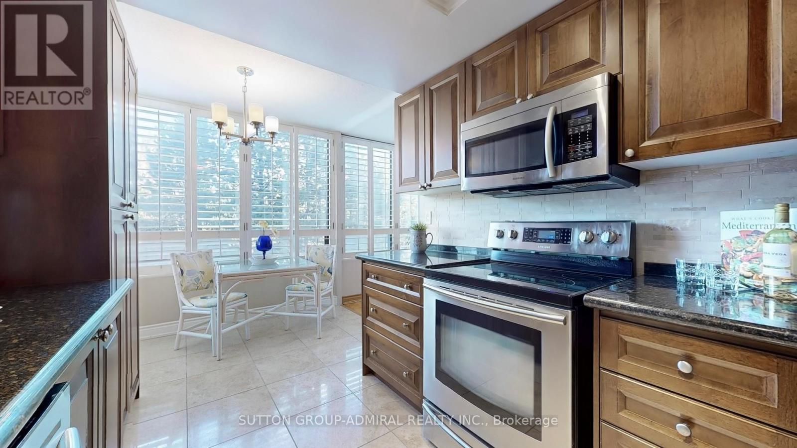201 - 7601 Bathurst Street, Vaughan, Ontario  L4J 4H5 - Photo 12 - N12130872