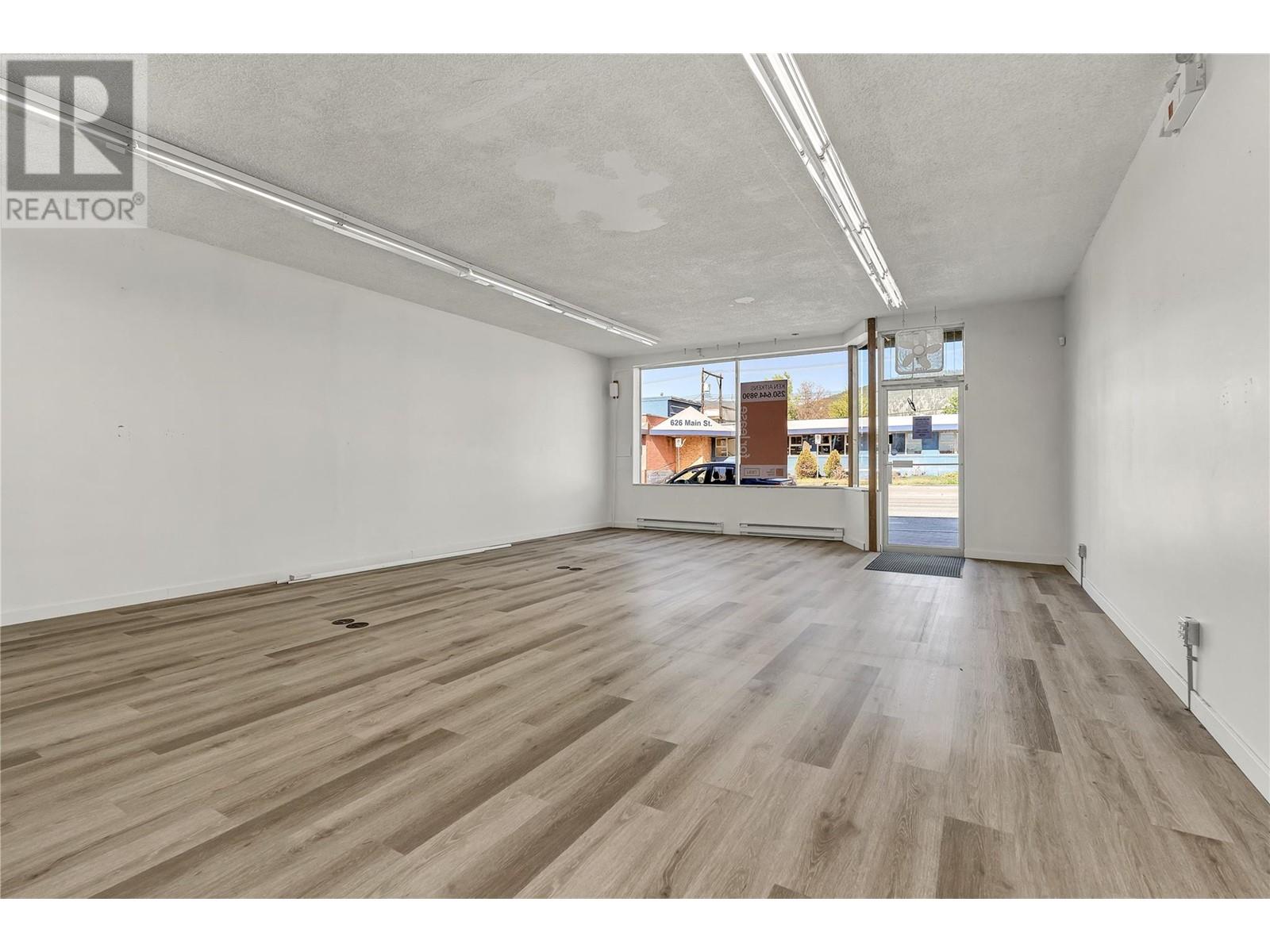 651 Main Street, Penticton, British Columbia  V2A 5C9 - Photo 5 - 10346792