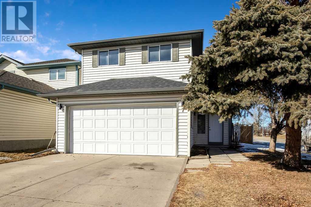 Property at 7 Applecrest Court SE image 3