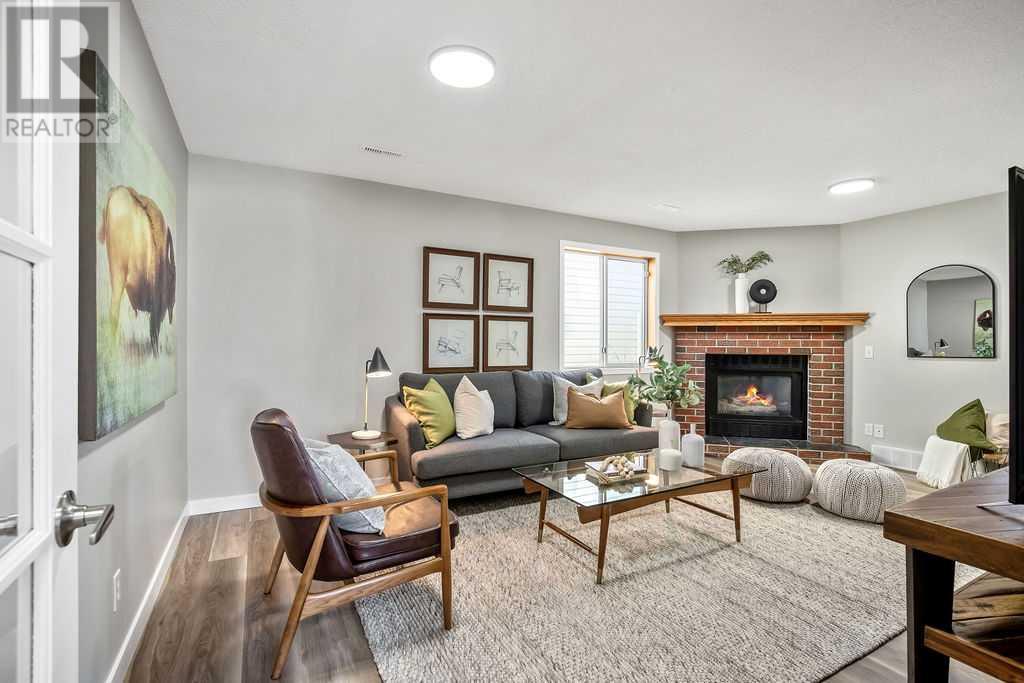 Property at 7 Applecrest Court SE image 1