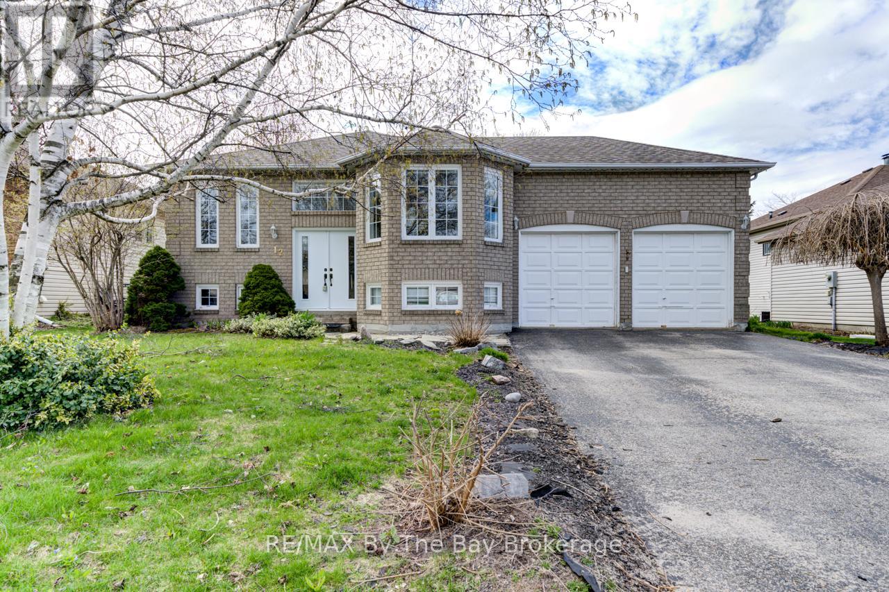 12 ACORN CRESCENT, Wasaga Beach, Ontario