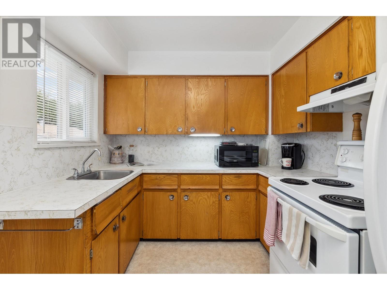 462 Midvale Street, Coquitlam, British Columbia  V3K 5H6 - Photo 13 - R2999643