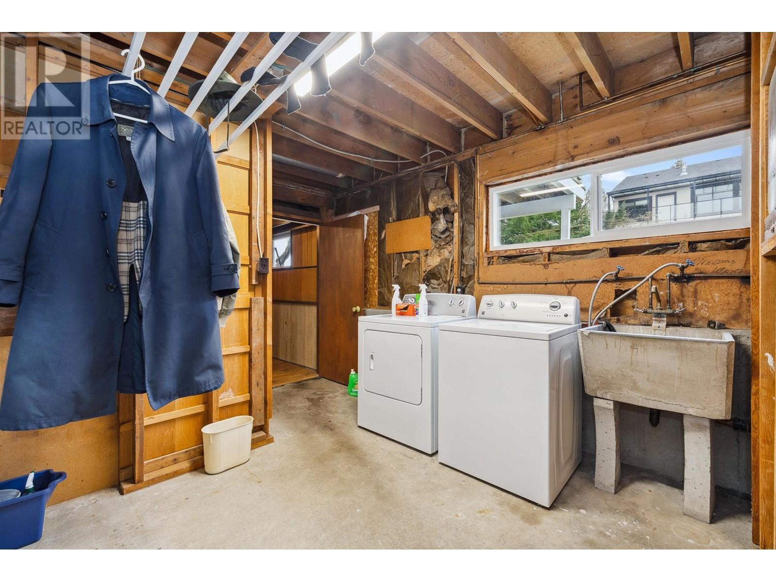 462 Midvale Street, Coquitlam, British Columbia  V3K 5H6 - Photo 28 - R2999643