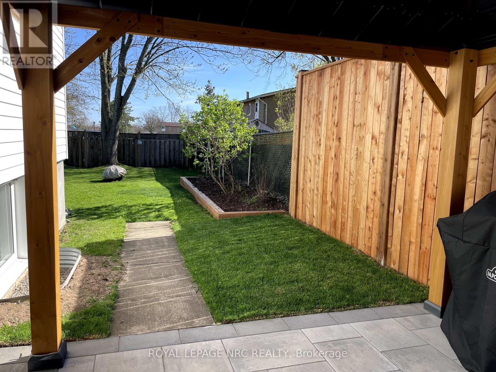 7010 Bonnie Street, Niagara Falls (Arad/fallsview), Ontario  L2G 7L1 - Photo 8 - X12130709