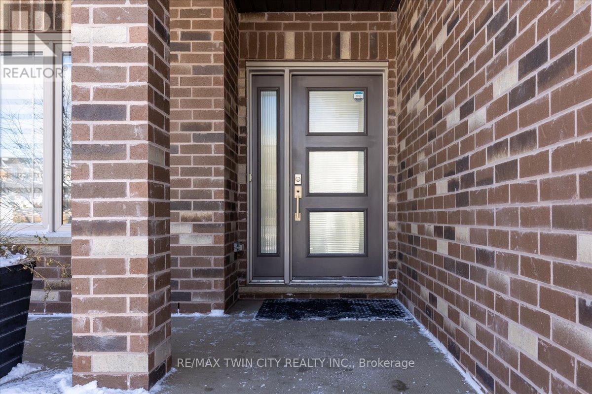 68 Valleyscape Drive, Kitchener, Ontario  N2P 0G3 - Photo 4 - X12130710