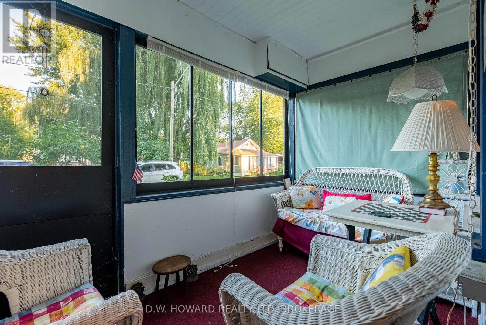 321 Maplewood Avenue, Fort Erie (Crystal Beach), Ontario  L0S 1B0 - Photo 15 - X12131062