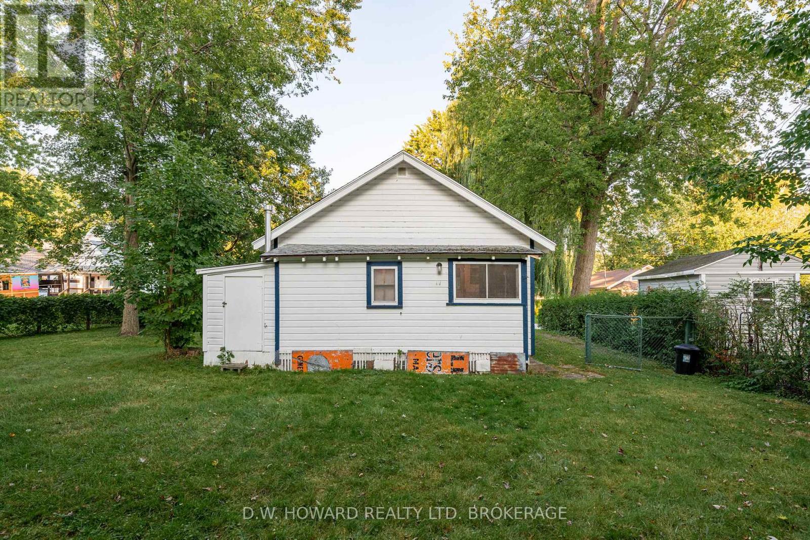 321 Maplewood Avenue, Fort Erie (Crystal Beach), Ontario  L0S 1B0 - Photo 19 - X12131062