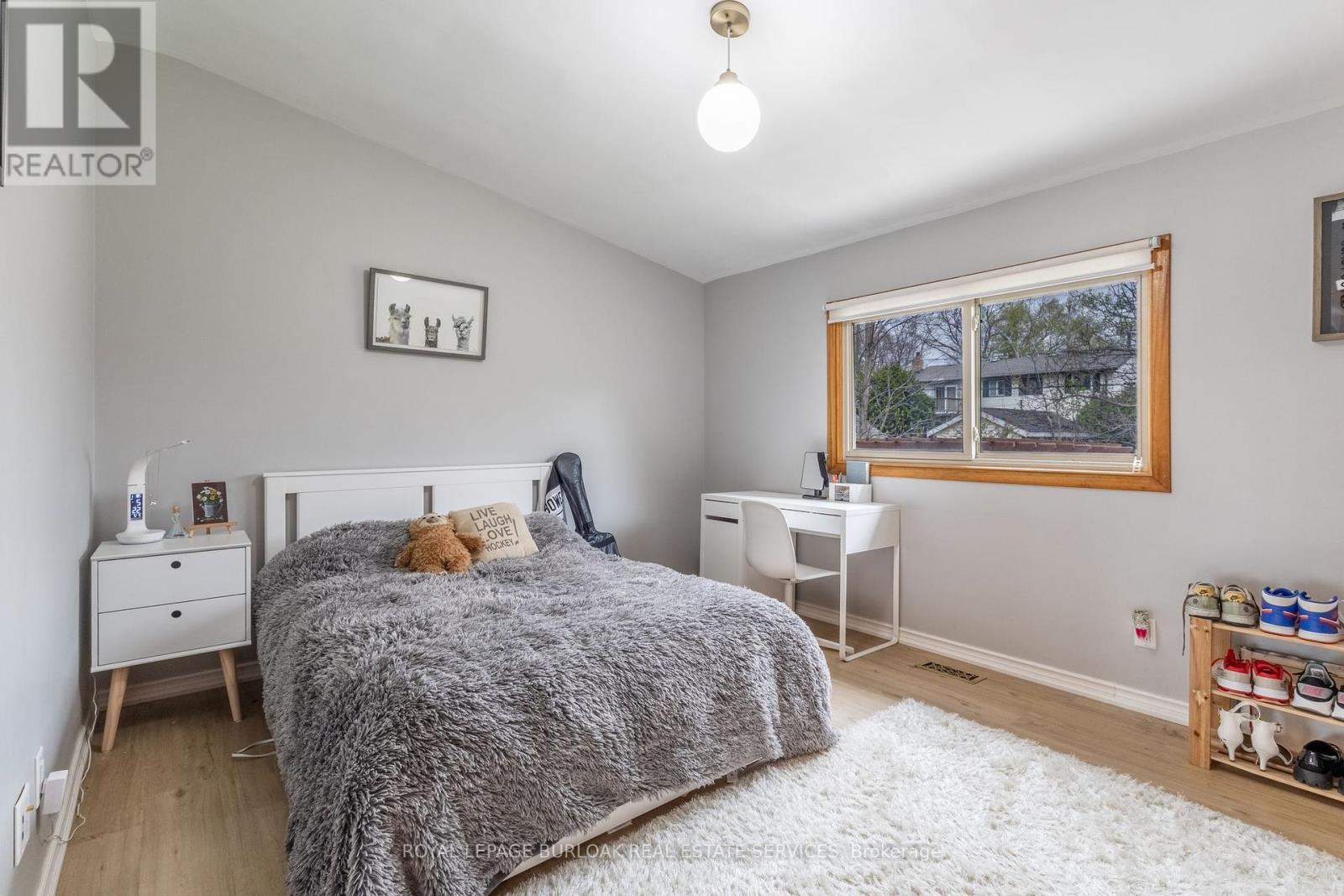 401 Norrie Crescent, Burlington, Ontario  L7L 3S4 - Photo 18 - W12130827