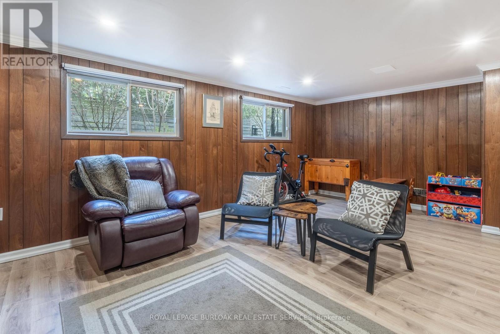401 Norrie Crescent, Burlington, Ontario  L7L 3S4 - Photo 21 - W12130827