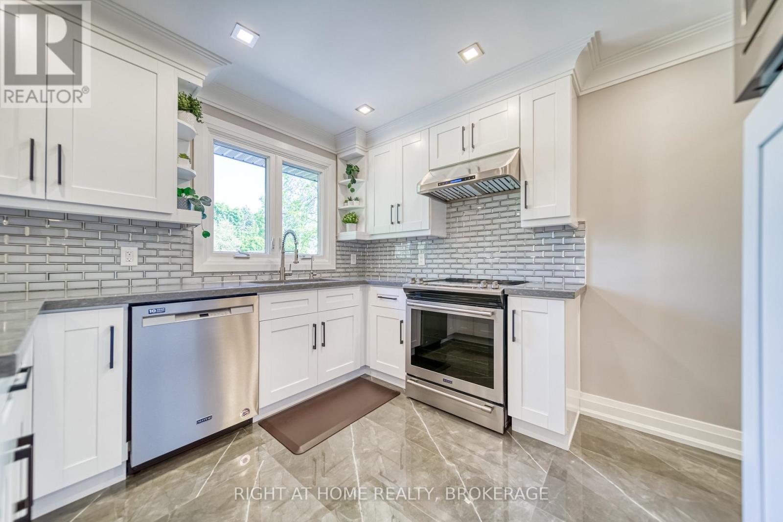 771 Dack Boulevard, Mississauga, Ontario  L5H 1E5 - Photo 13 - W12130876