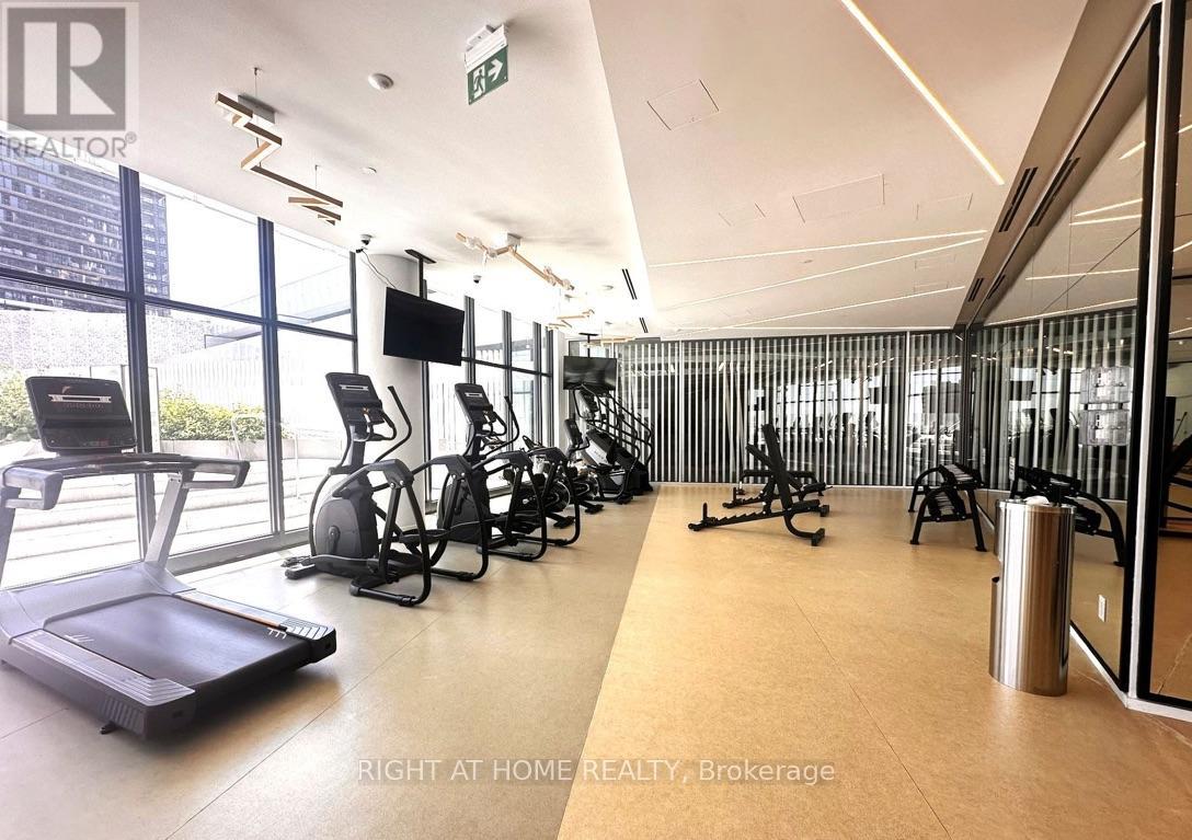2507 - 3900 Confederation Parkway, Mississauga, Ontario  L5B 0M3 - Photo 15 - W12130913