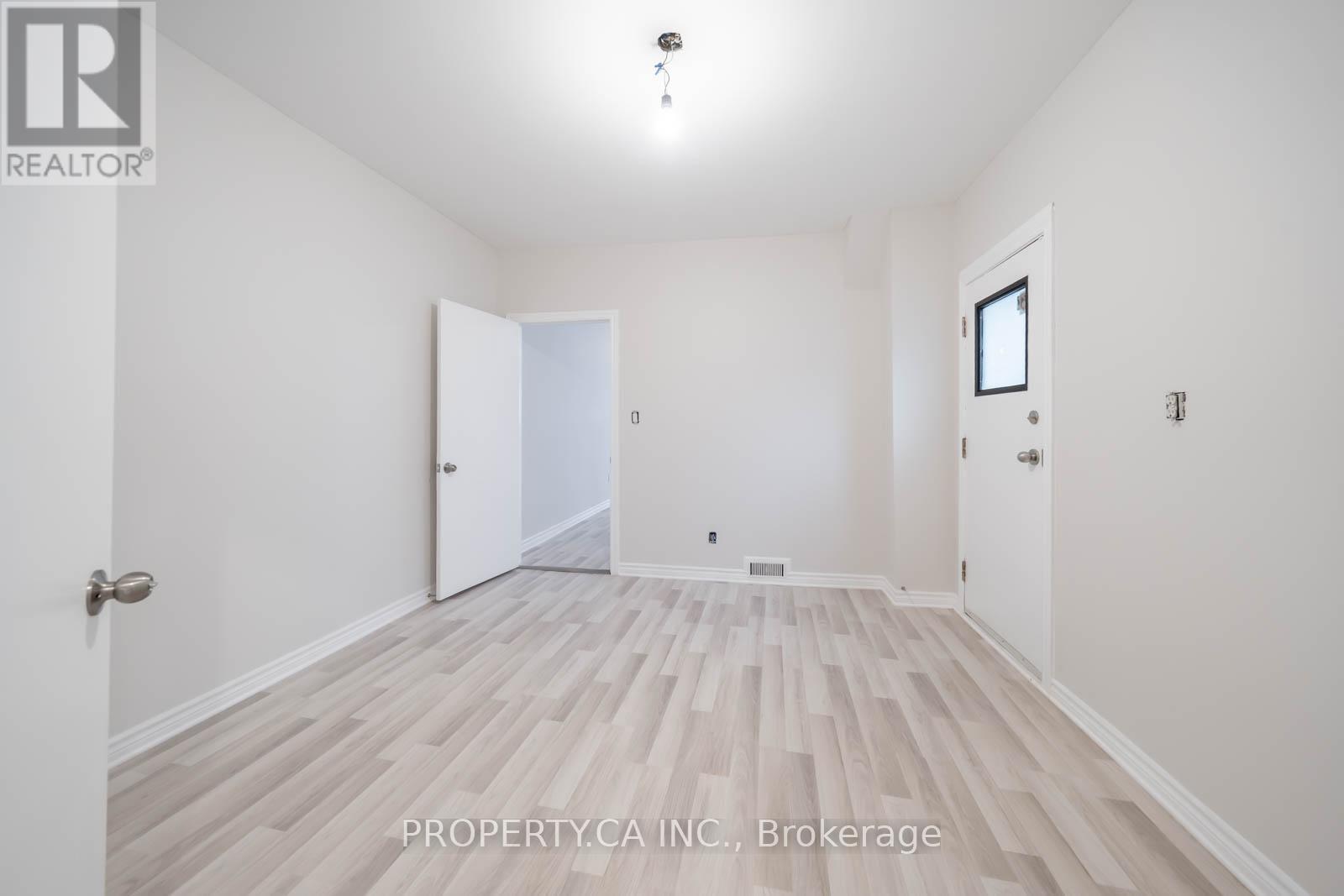 Main - 2813 Dundas Street, Toronto, Ontario  M6P 1Y6 - Photo 8 - W12130925