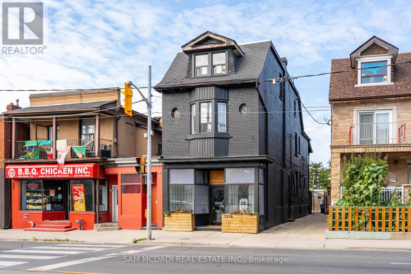 Property at 1218 DUFFERIN STREET image 2
