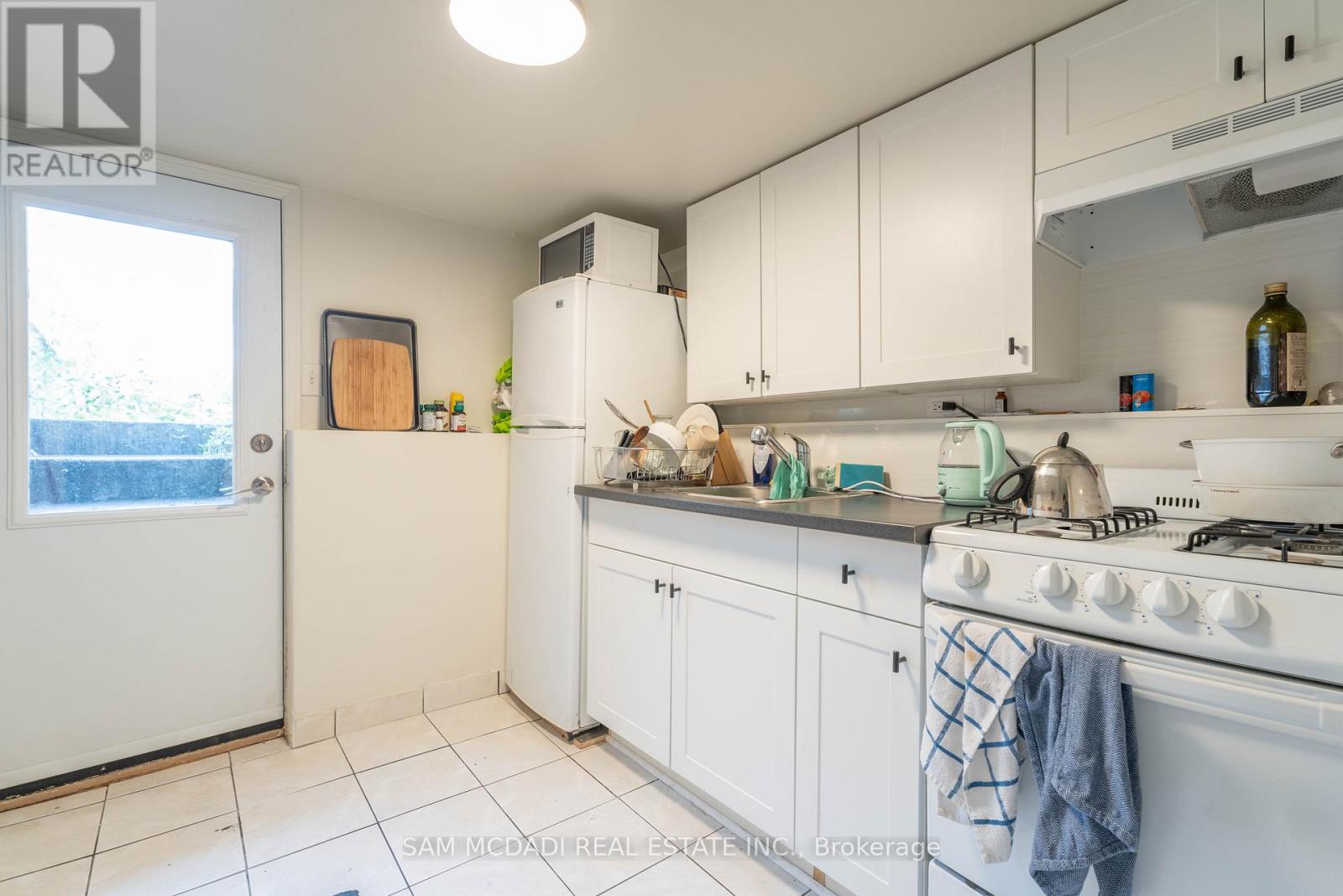 1218 Dufferin Street, Toronto, Ontario  M6H 4C1 - Photo 38 - W12130937