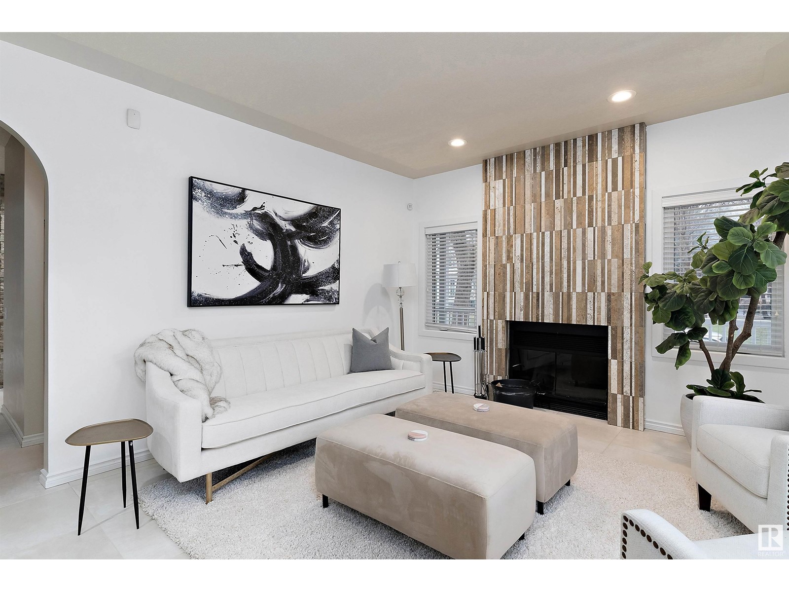 Property at 9654 100 ST NW image 5