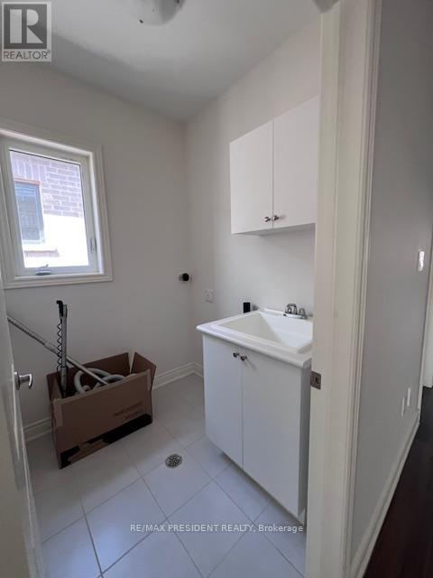 38 Attwater Drive, Cambridge, Ontario  N1T 0G6 - Photo 19 - X12130848