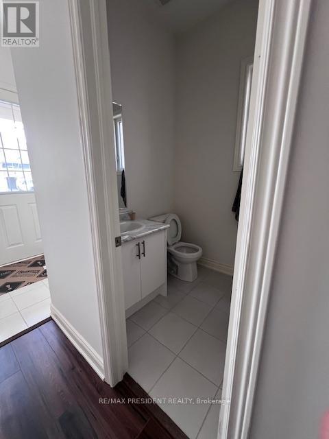 38 Attwater Drive, Cambridge, Ontario  N1T 0G6 - Photo 5 - X12130848