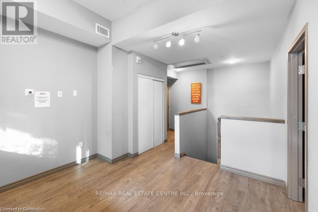 102 - 321 Spruce Street N, Waterloo, Ontario  N2L 0G4 - Photo 7 - X12130955