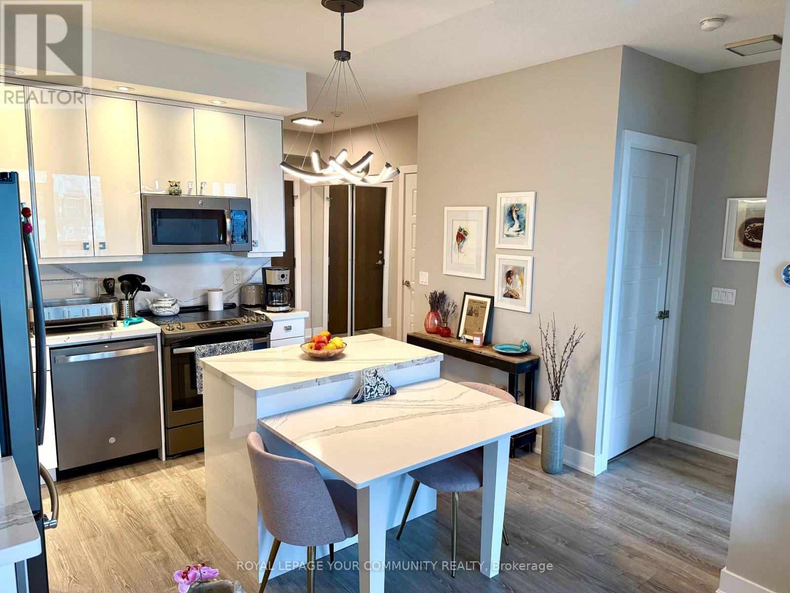 1907 - 28 Linden Street, Toronto, Ontario  M4Y 0A4 - Photo 9 - C12125649