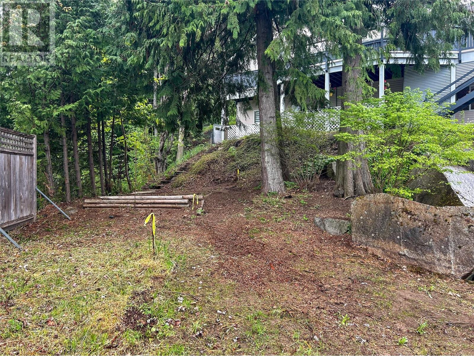 Property at 822 Richards West Street image 2