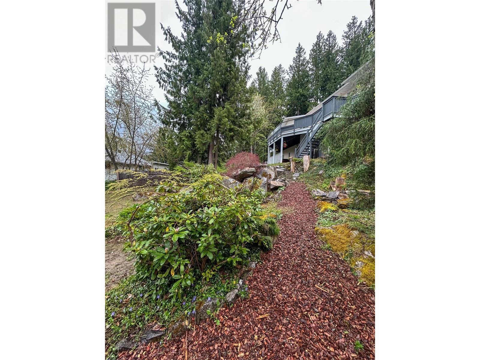 Property at 822 Richards West Street image 4