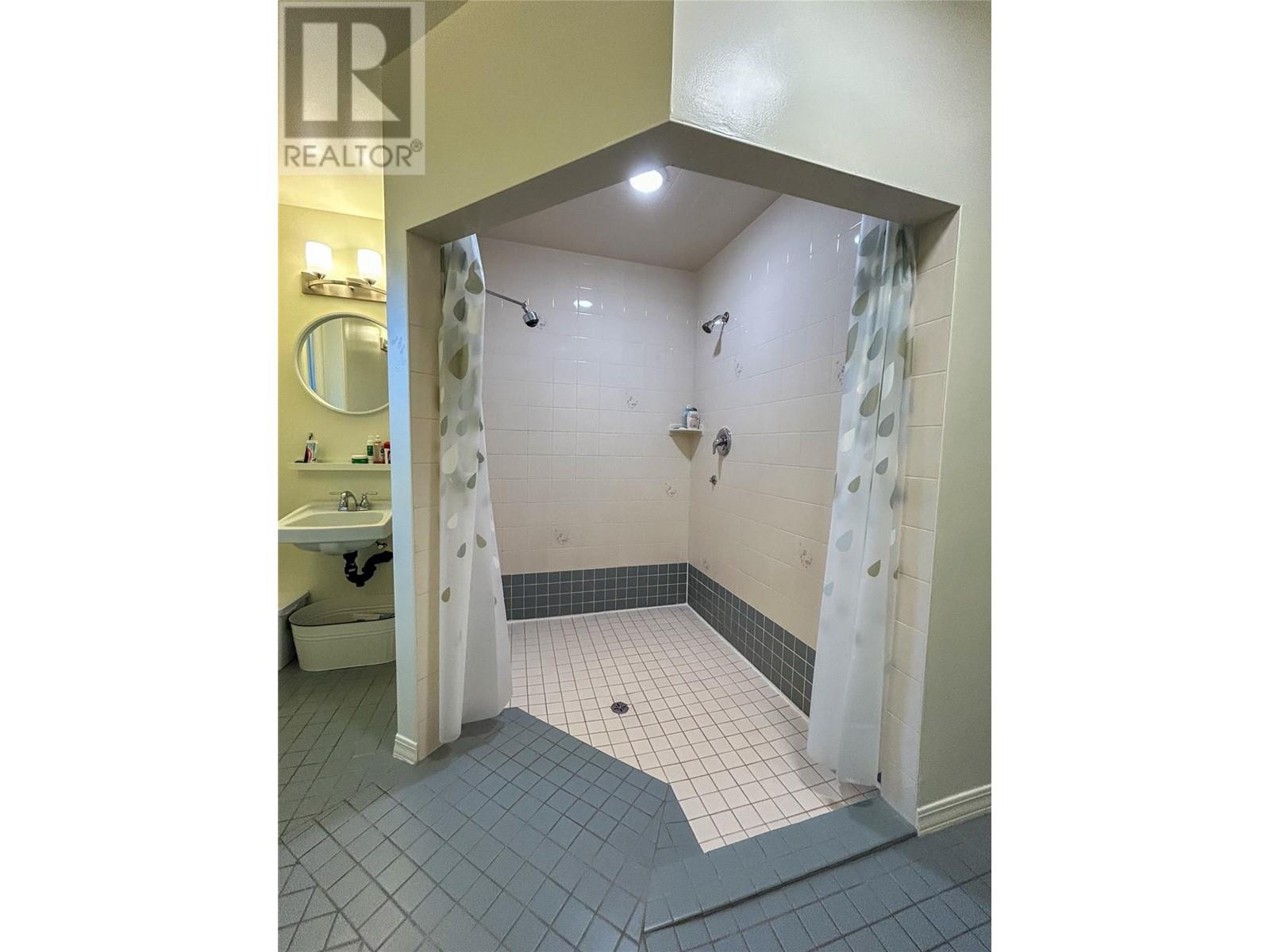 822 Richards West Street, Nelson, British Columbia  V1L 6E3 - Photo 57 - 10346746