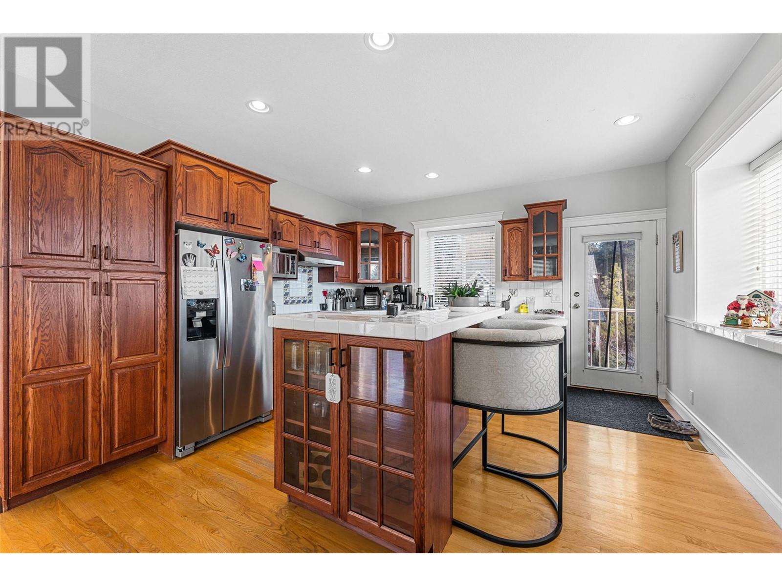 Property at 3052 Lakeview Cove Road image 3