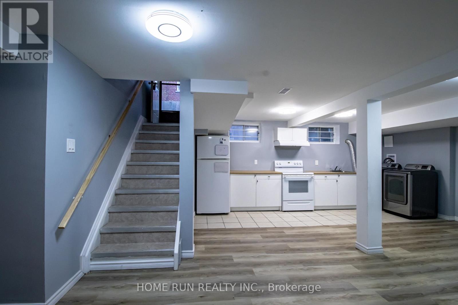 B - 98 Donald Street, Ottawa, Ontario  K1K 1N2 - Photo 10 - X12055057
