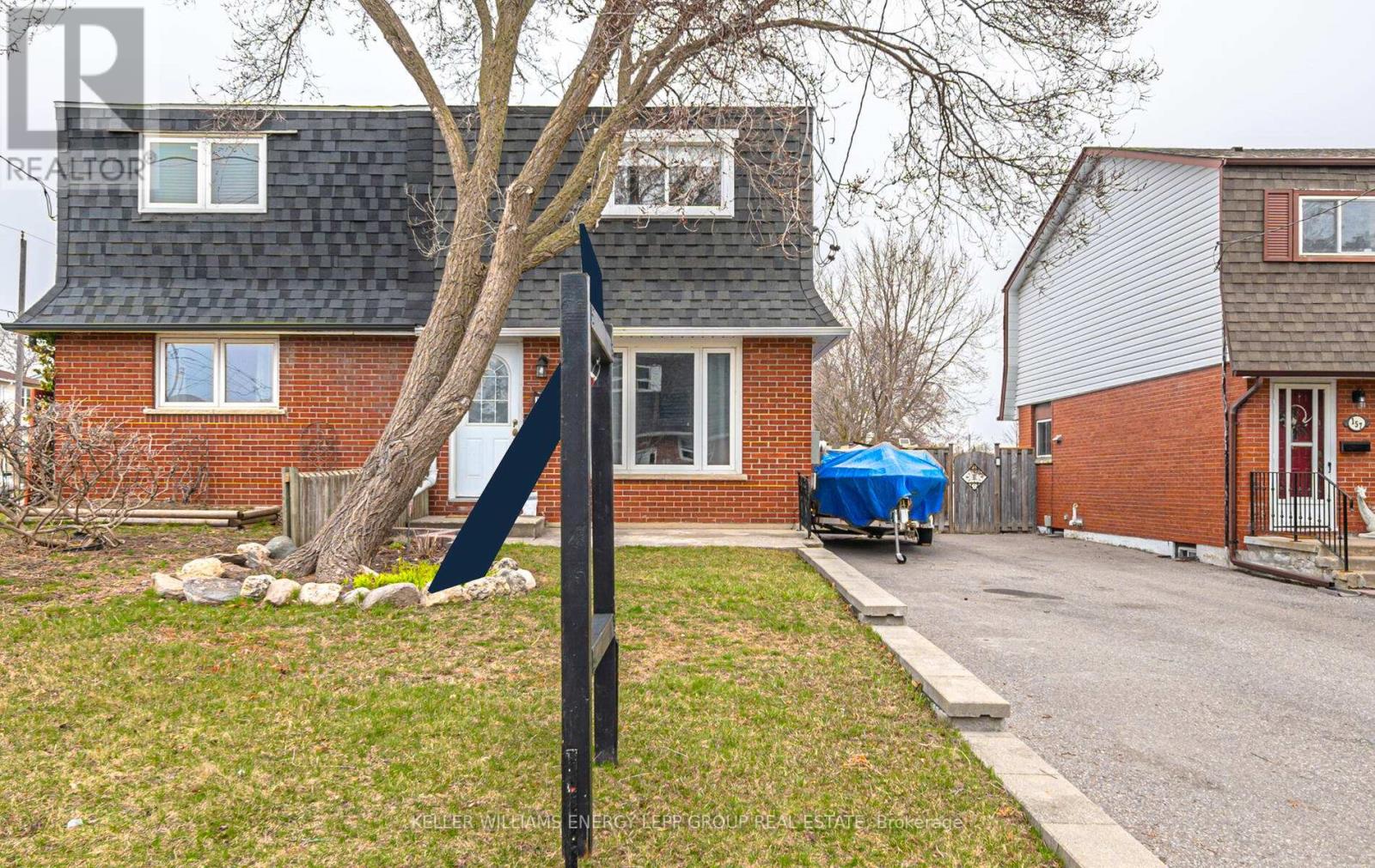 Property at 153 BARKLEY CRESCENT image 1