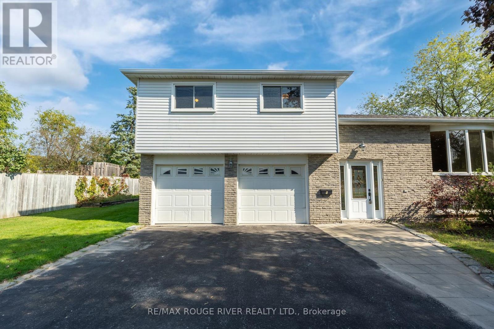 Property at 1 APPLEWOOD CRESCENT image 2