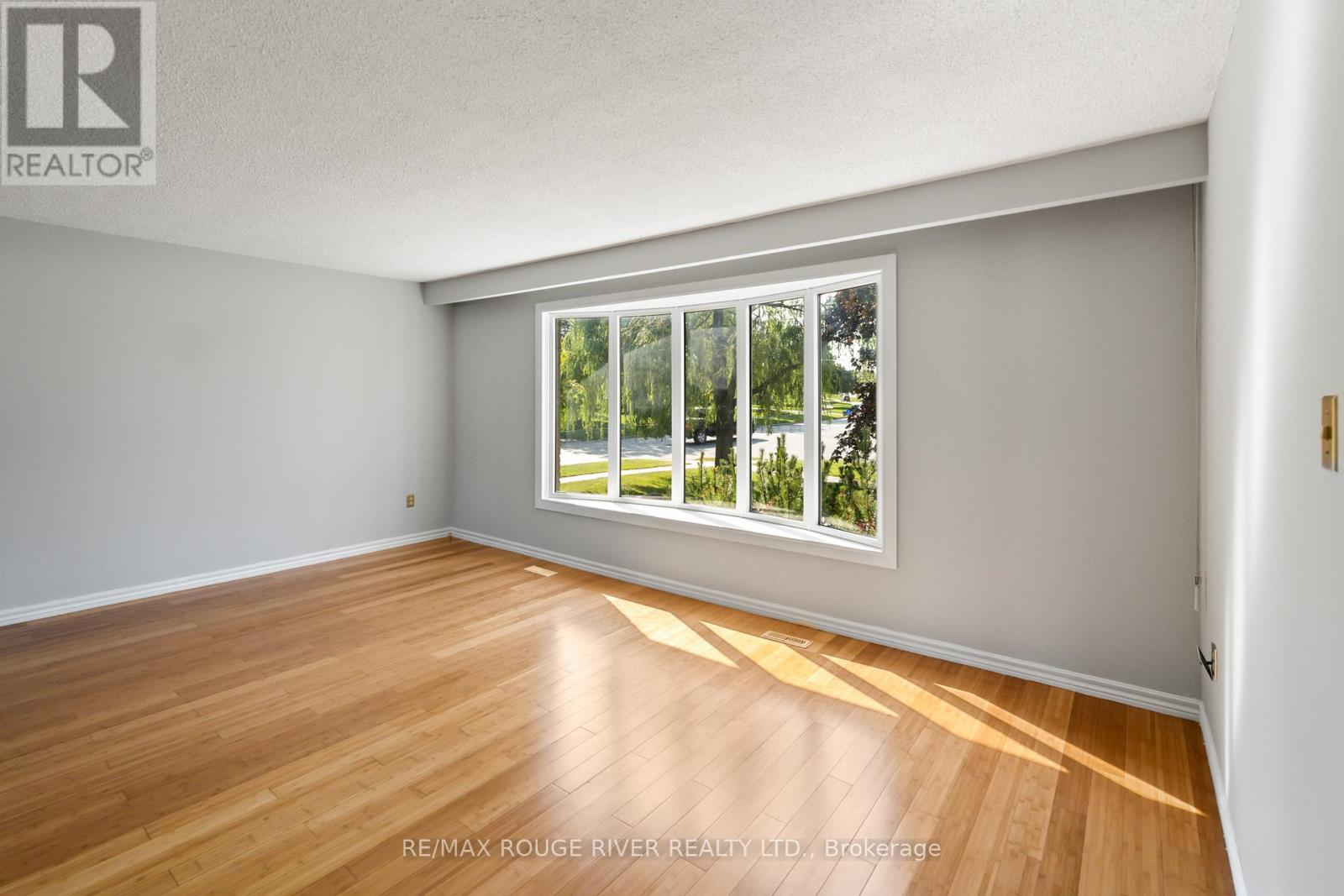 Property at 1 APPLEWOOD CRESCENT image 5