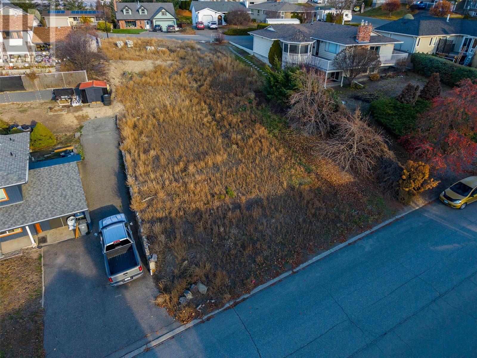 Property at 736 GLENEAGLES Drive image 3