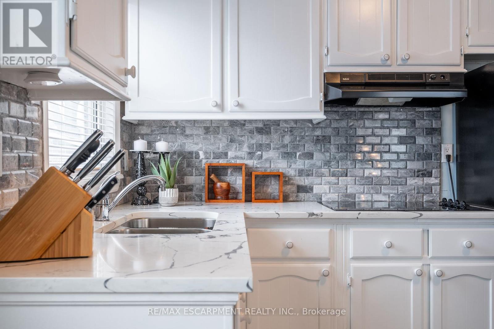 668 Burgess Avenue, Hamilton, Ontario  L8H 6J1 - Photo 15 - X12081871