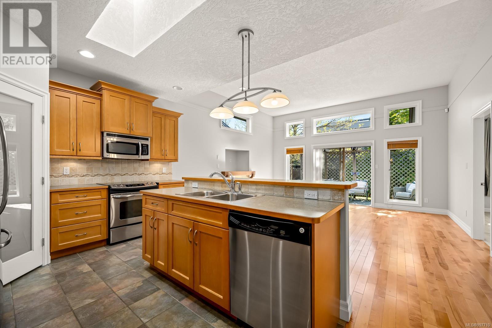 Property at 26 2300 Murrelet Dr image 4