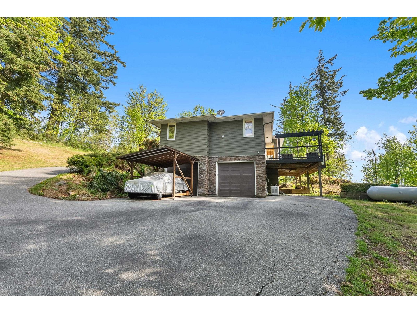 Property at 4694 UDY ROAD image 4