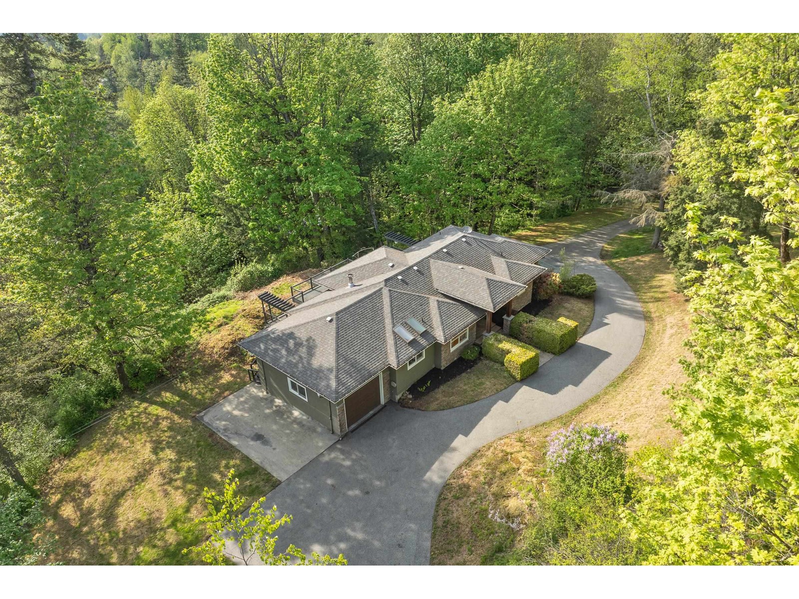 Property at 4694 UDY ROAD image 3