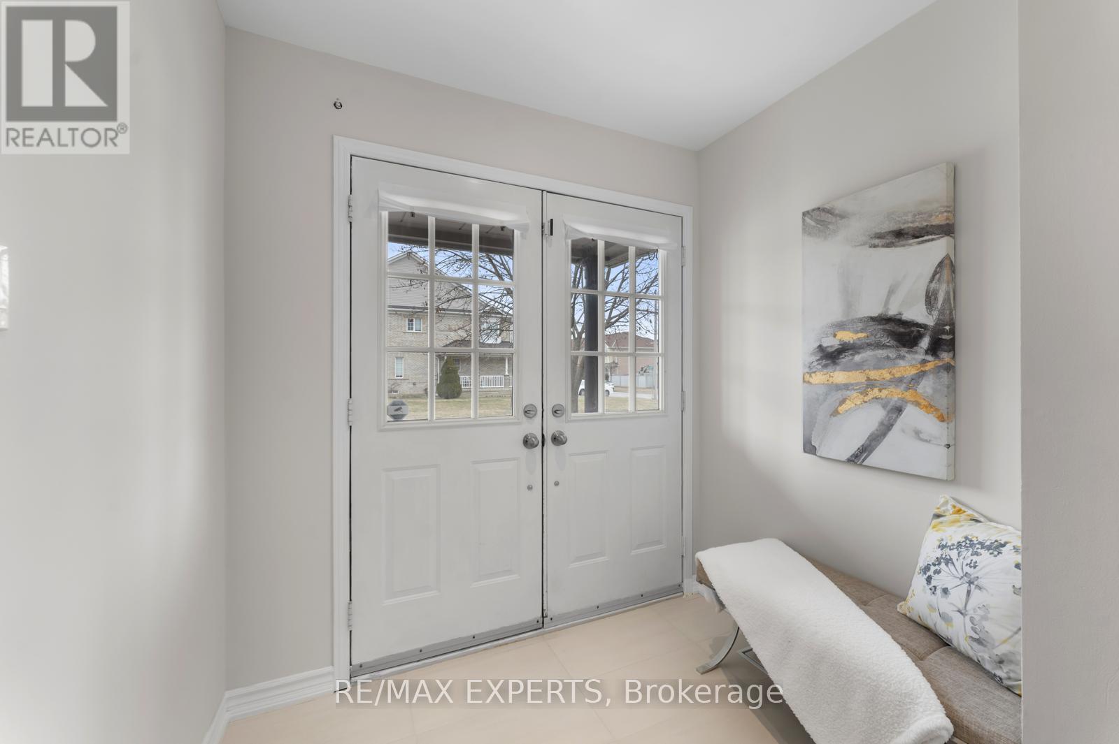 40 Benjamin Hood Crescent, Vaughan, Ontario  L4K 5M6 - Photo 2 - N12078384